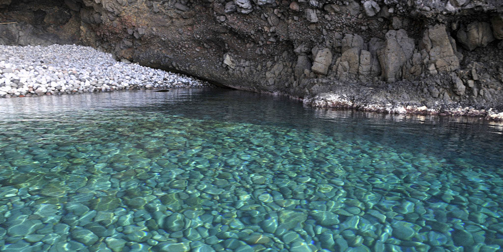 Le grotte raggiungibili dal mare