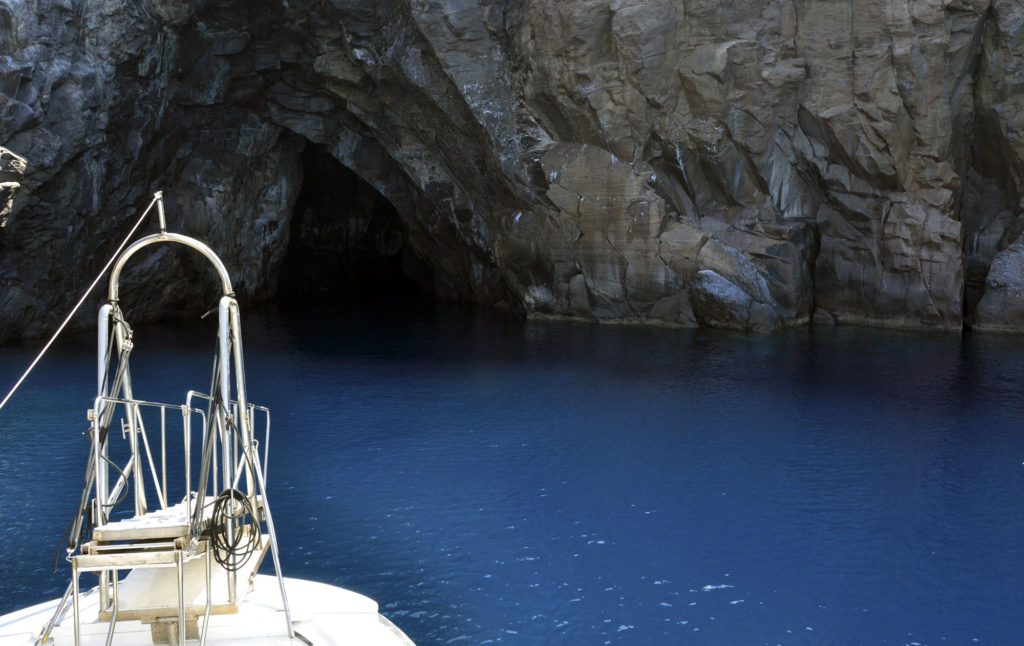 Grotta del Cavallo in barca