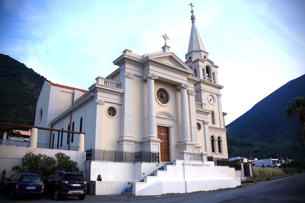 Malfa chiesa