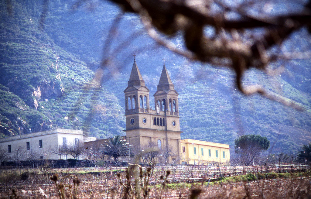 Leni Val di chiesa Santuario