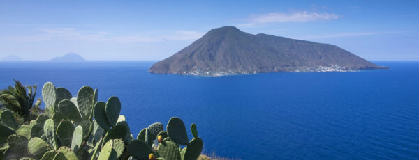 Guida Di Viaggio Sicura per le Isole Eolie: Cosa Devi Sapere